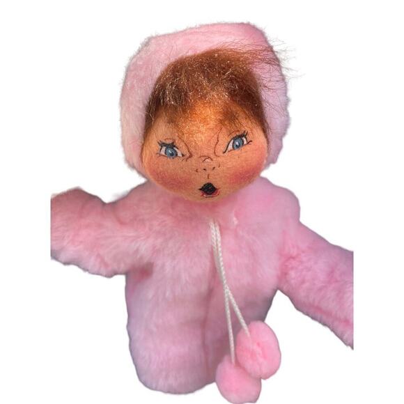 ANNALEE 13" Sally's Snow Friend ~ Girl In Pink Coat w Snowball USA Vintage 1999 - Picture 2 of 10